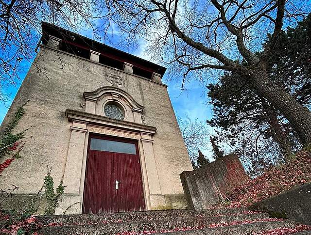 Wasserturm am Dreifaltigkeitsweg im Herbst