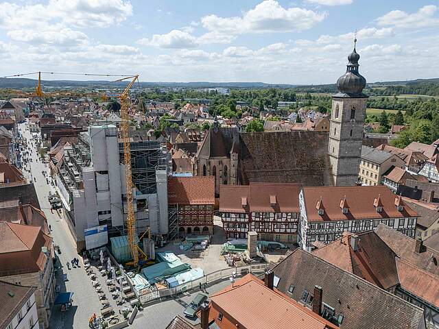 Tag des offenen Denkmals im Forchheimer Rathaus Luftbild von der Forchheimer Innenstadt mit Rathaus und Martinskirche.