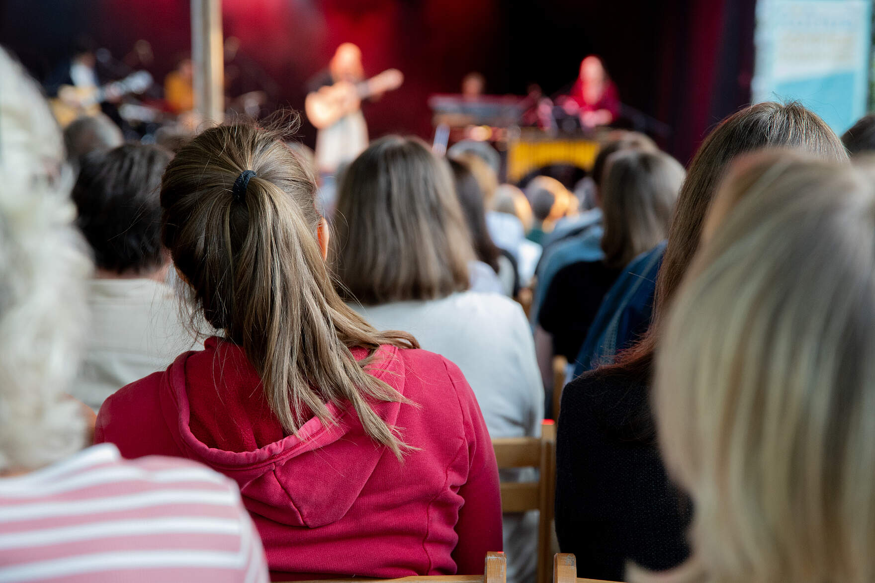 Publikum im KulturSommerQuartier