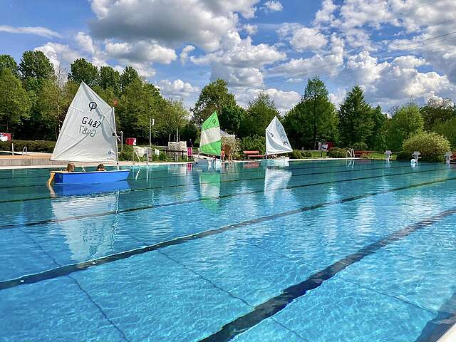 Schwimmerbecken im Königsbad Forchheim