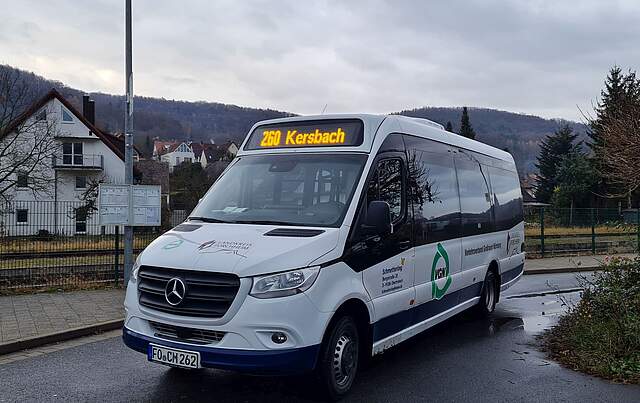 Midibus der Buslinie 260 auf der Buslinie Forchheim - Kersbach