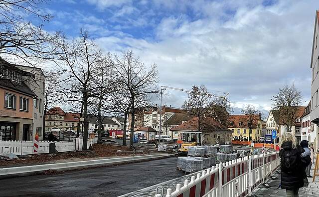 Baustelle am Paradeplatz mit Zufahrt vom Cafe Schmitt