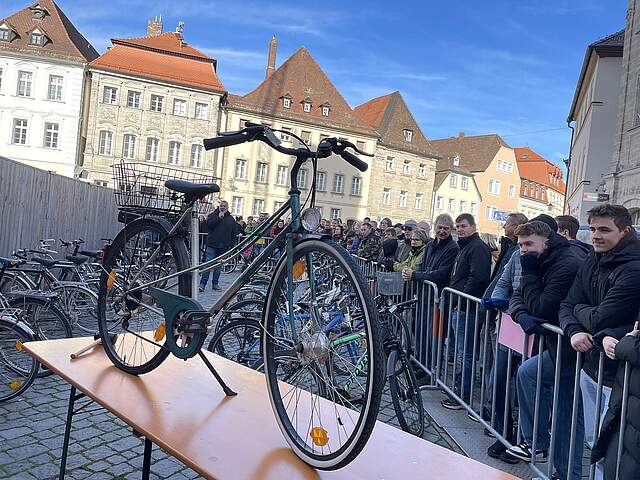 Versteigerund am Rathausplatz 2023