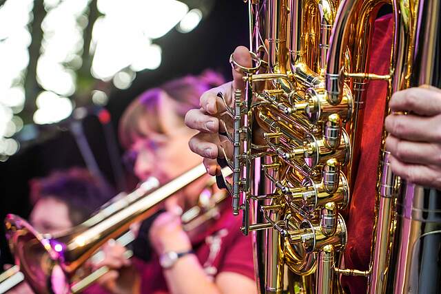 Blasinstrumente bei einem Konzert