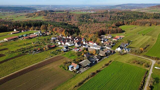 Luftbild Serlbach Luftbildaufnahme vom Stadtteil Serlbach im Herbst
