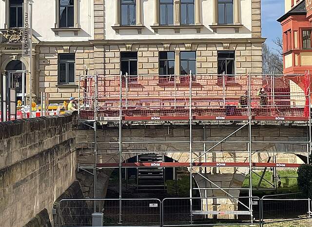 Brücke mit Gerüst an der Kaiserpfalz